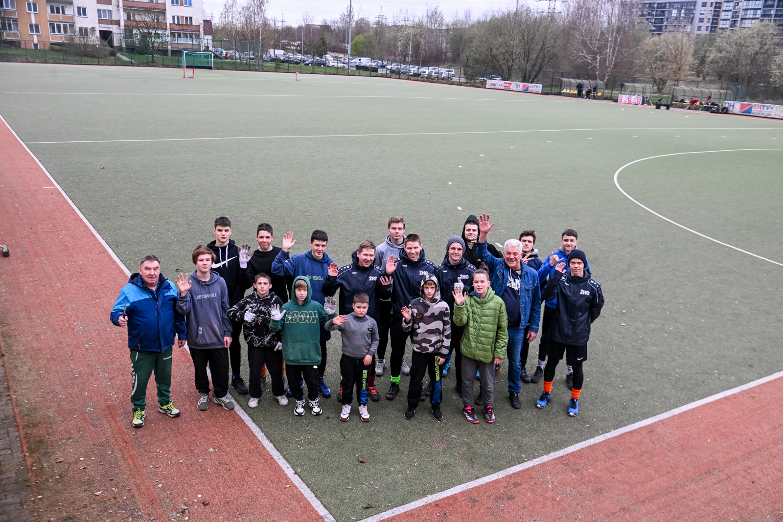 Pavasarinė talka Žemynos gimnazijos stadione 2024mjpg